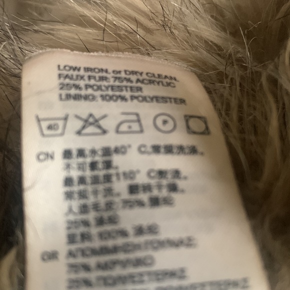 H&M faux fur stoal - Picture 5 of 6